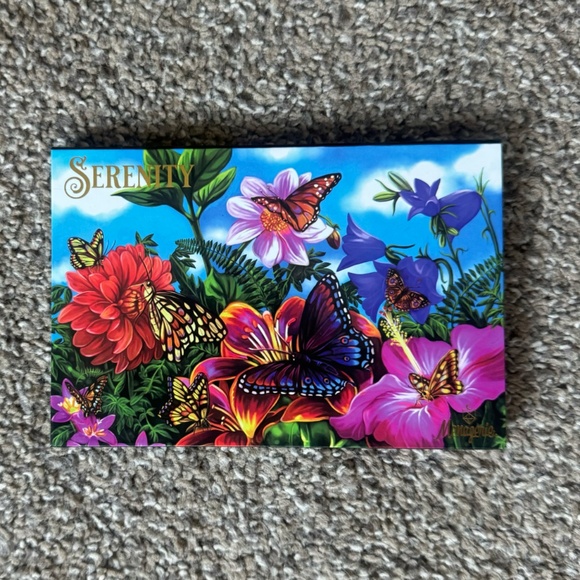 Menagerie Cosmetics "Serenity" eyeshadow palette - Picture 2 of 5